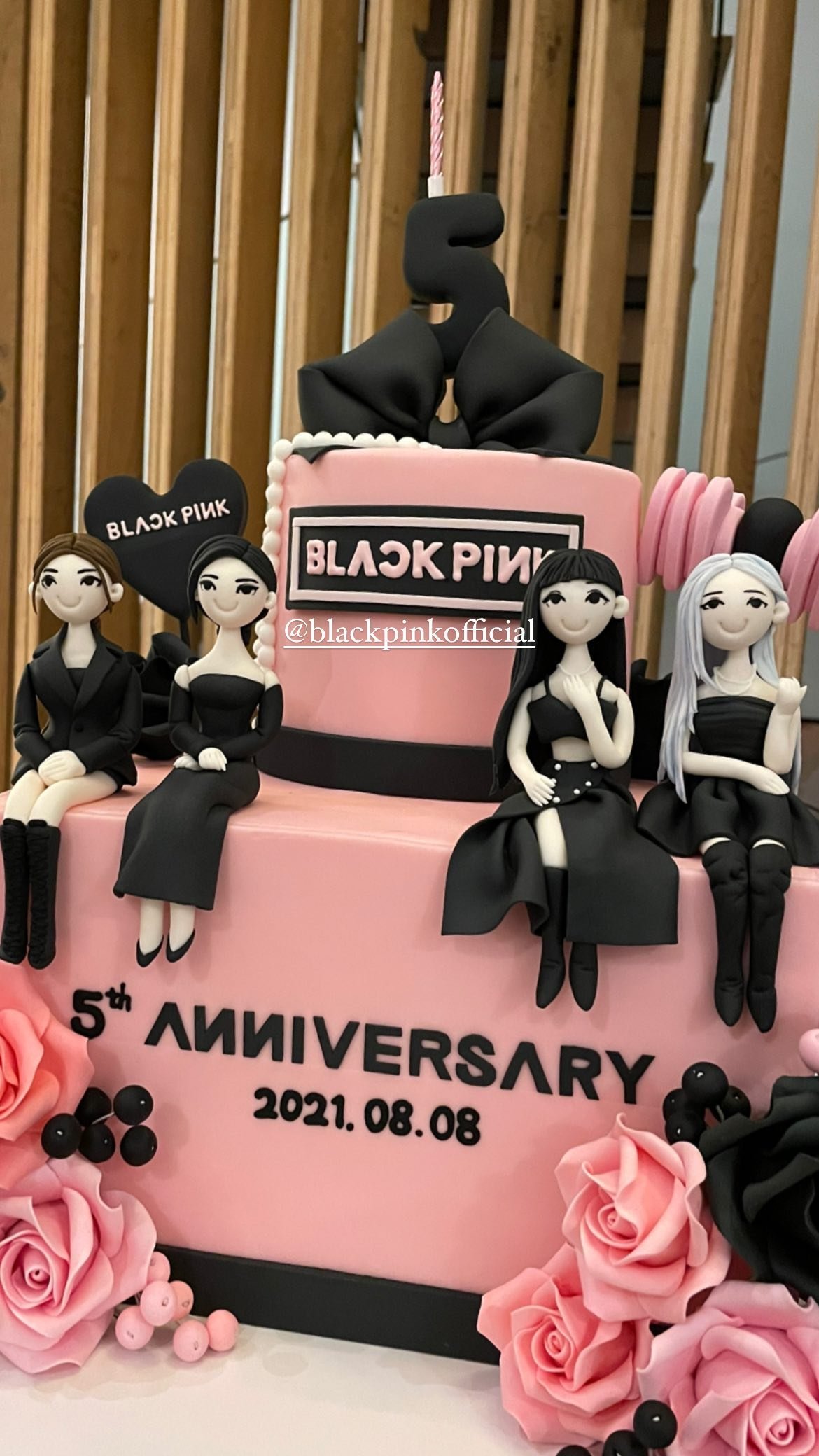  BLACKPINK 5 aniversario pastel